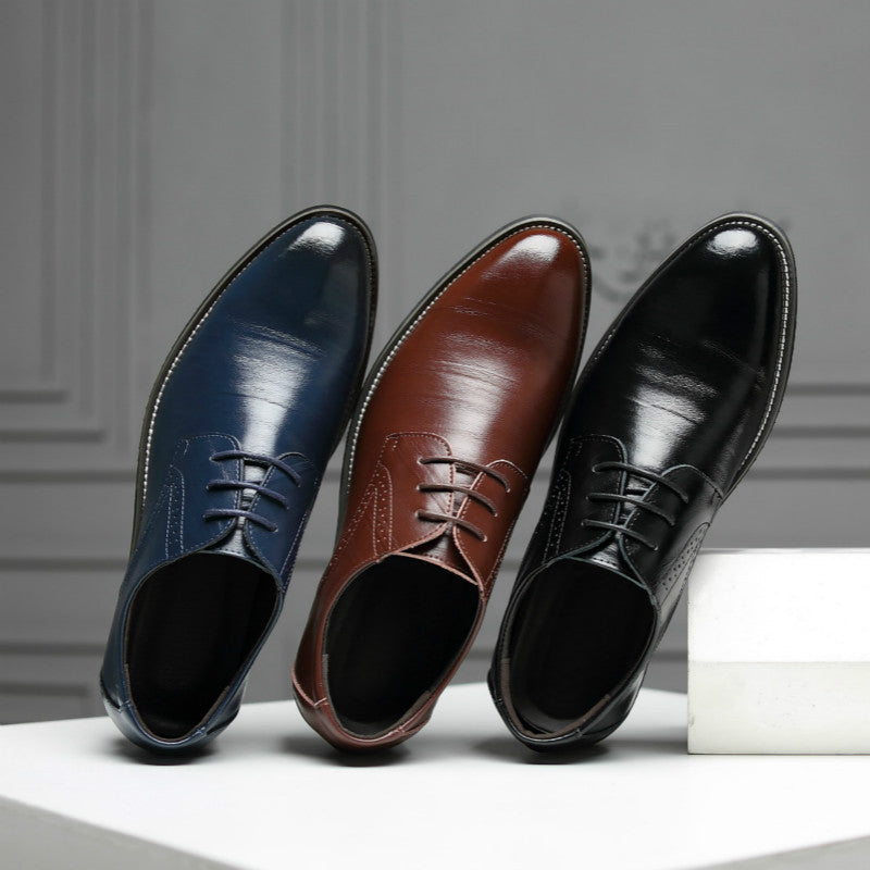 High-shine finish on men's black leather Oxford dress shoes, perfect for elegant formal events.