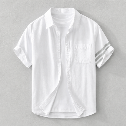 Stylish men's tailored fit Oxford shirt in light blue. Button-down collar, long sleeves, ideal for smart everyday fashion.