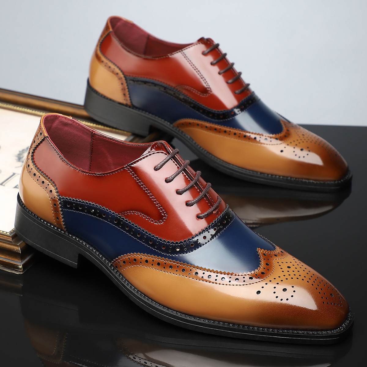 Comfortable men's classic brogue dress shoes with sophisticated wingtip design, perfect for long wear at formal events.