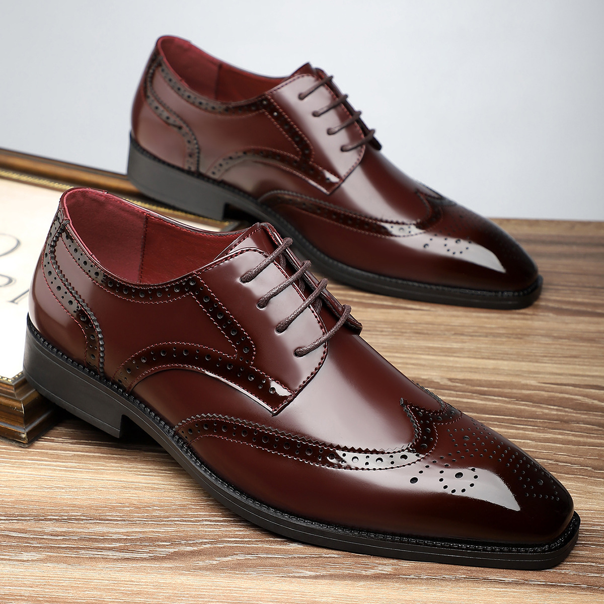 Timeless men's classic brogue dress shoes, elegant wingtip design, sophisticated for any formal setting with comfort.