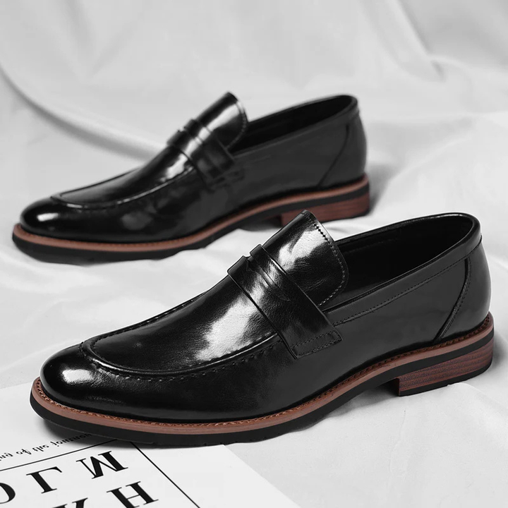 Versatile men's classic penny loafers, comfortable slip-on shoes suitable for both dressy & casual outfits.