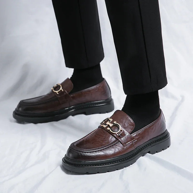 Black formal men's loafers, sophisticated slip-on shoes for dress outfits.