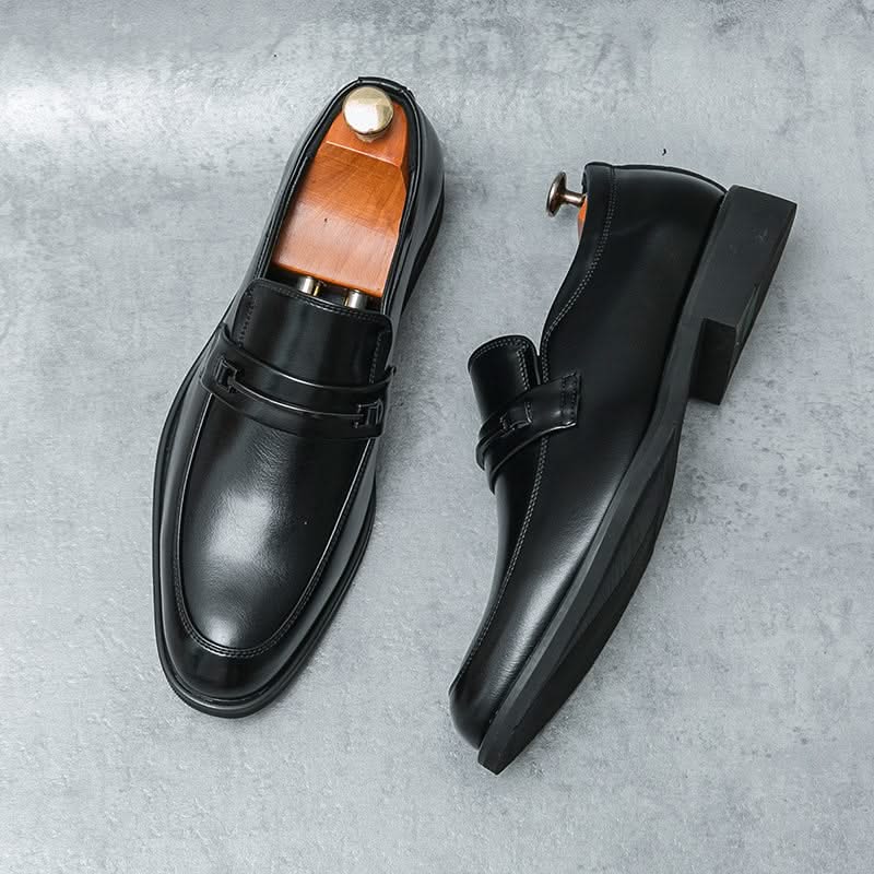 Everyday brown men's slip-on loafers, crafted for ultimate comfort and timeless classic style.