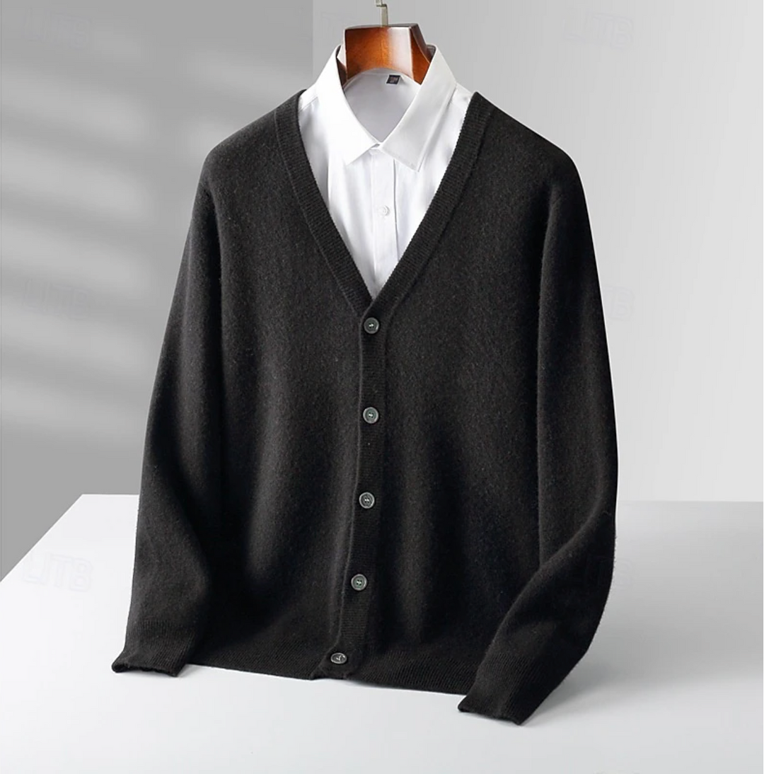 Stylish men's knit cardigan with V-neck, long sleeves, and buttons. Perfect for smart casual or versatile layering.