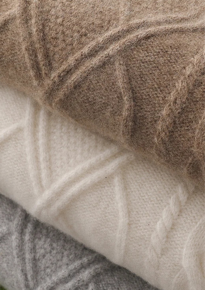 Stylish men's knitwear: warm cable knit crew neck sweater, ideal for winter casual wear.