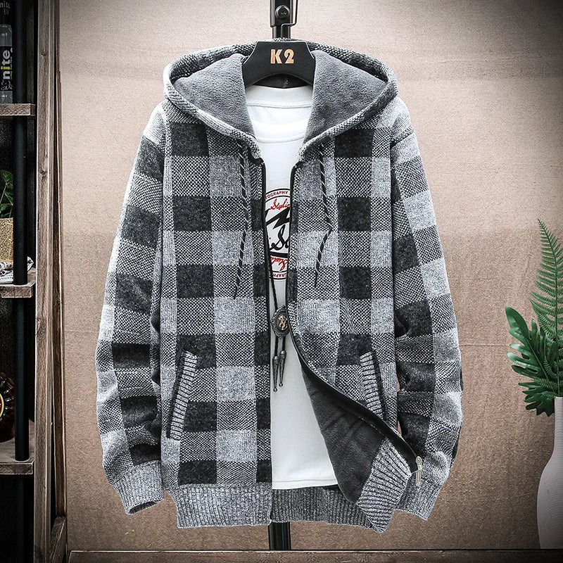 Everyday men's comfort: durable checkered zip-up hoodie for all occasions.