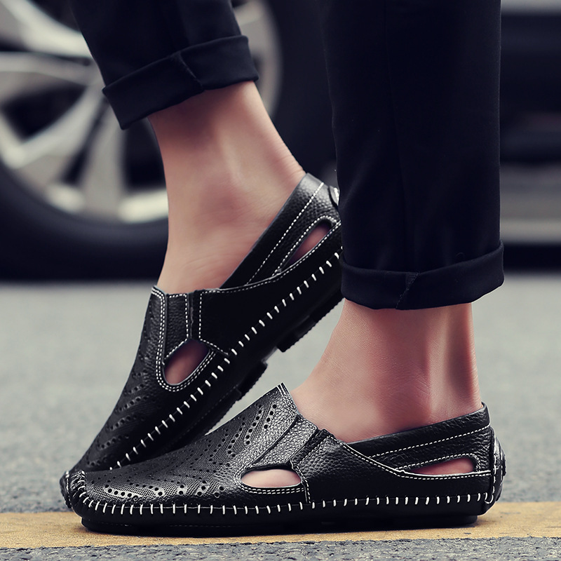 Durable men's walking sandals, engineered for lasting comfort and support during everyday excursions.