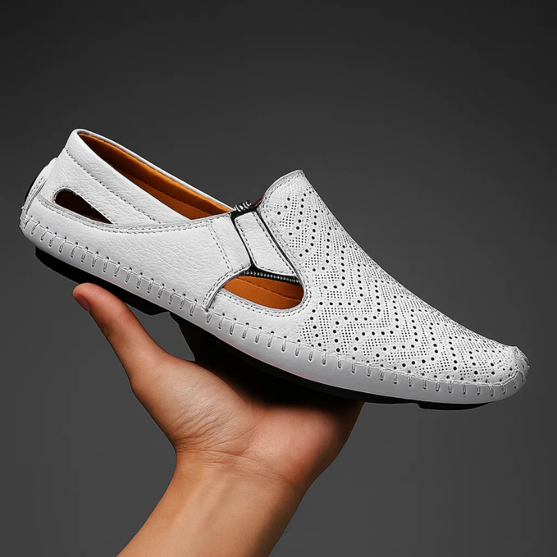 Easy slip-on, breathable men's casual sandals, ideal for quick comfort and everyday summer style.