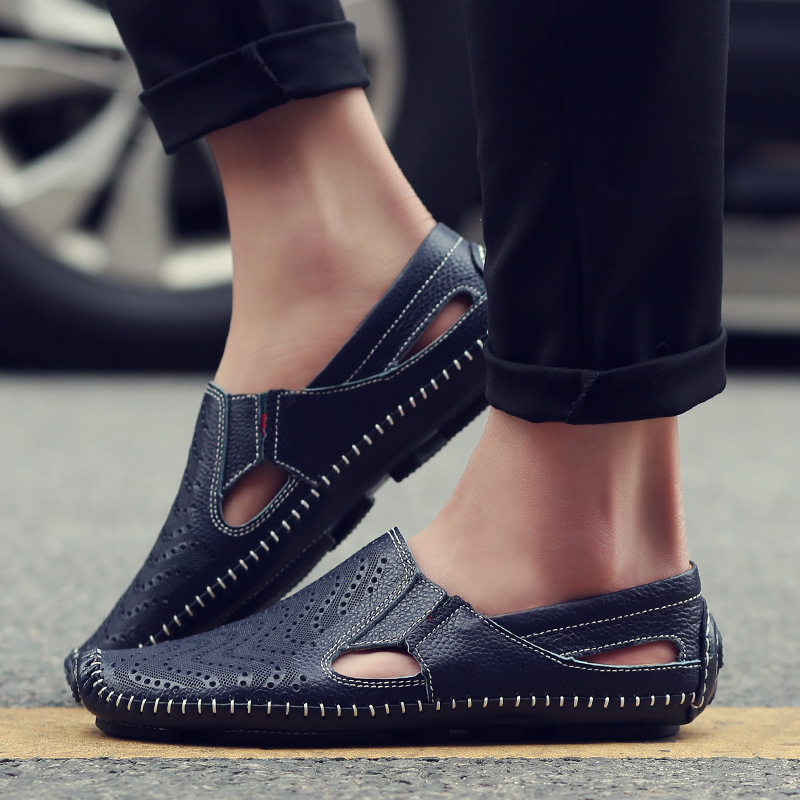 Easy slip-on men's casual sandals. Breathable open-toe design for ultimate comfort & everyday summer style.