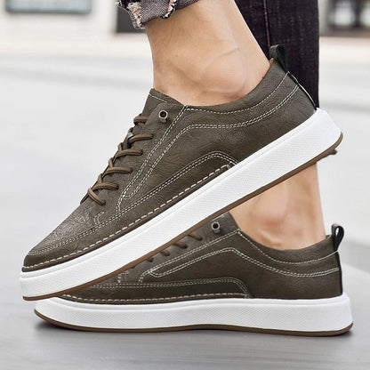 Comfortable black leather shoes for men, ideal casual footwear for everyday wear.