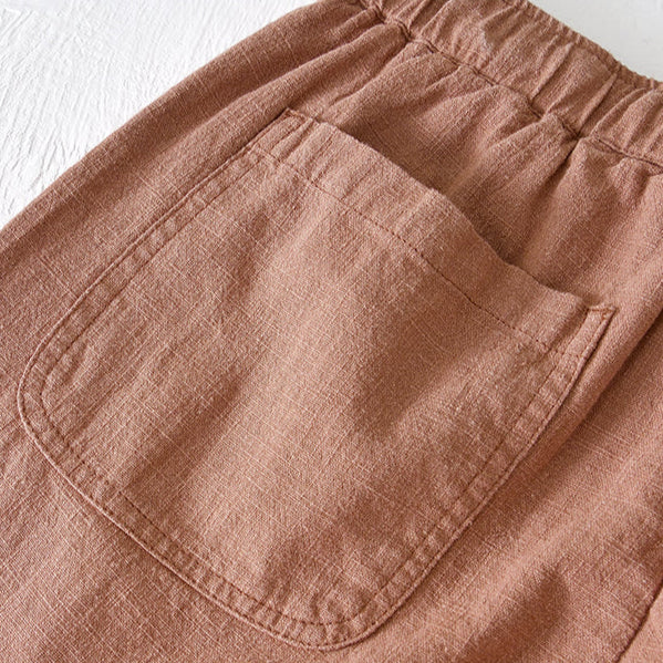 Classic men's casual shorts with drawstring closure, perfect for comfortable summer apparel.