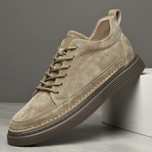Men's classic everyday sneakers; sleek design, versatile style for casual comfort and walking.