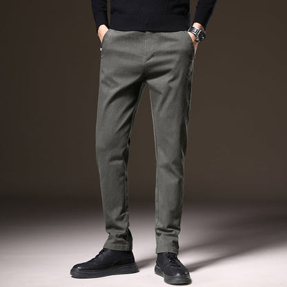 Men's classic fit pants with stretch, a comfortable and stylish option for any wardrobe.