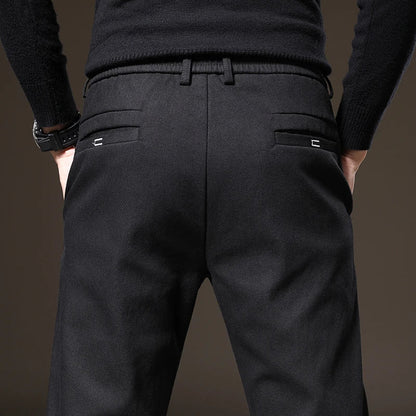 Versatile gray stretch trousers for men, classic fit, ideal for work or casual occasions.