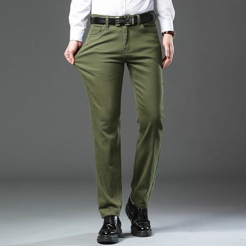 Comfortable men's classic fit stretch pants, ideal for all-day wear and maximum movement.