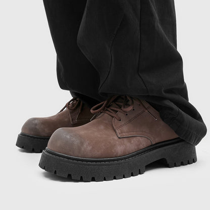 Brown men's classic Foundry Derby shoes, ideal for formal and casual occasions with a sturdy sole.
