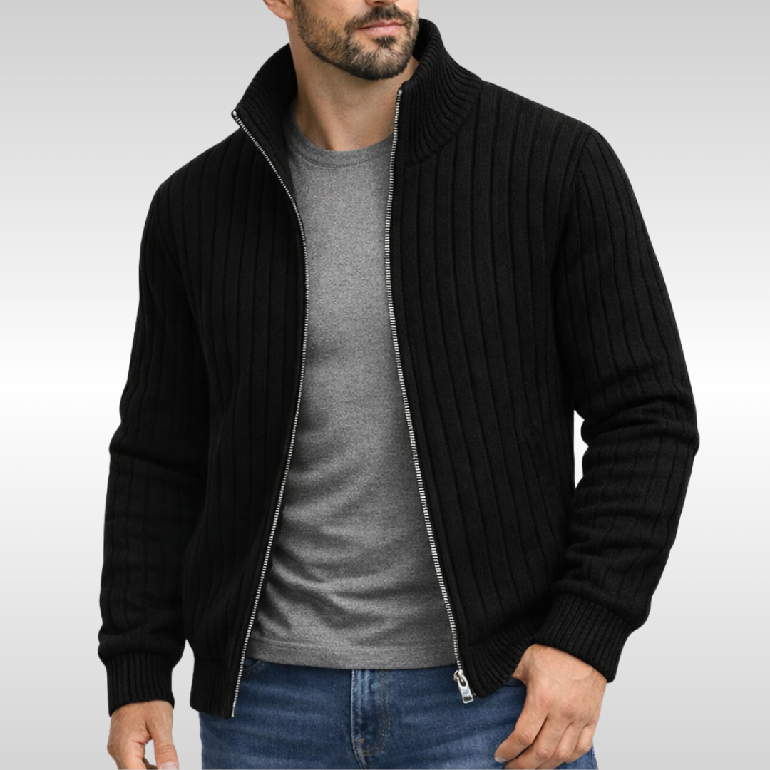 Casual yet elegant men's zip-up vest, a comfortable sleeveless cardigan for everyday wear.