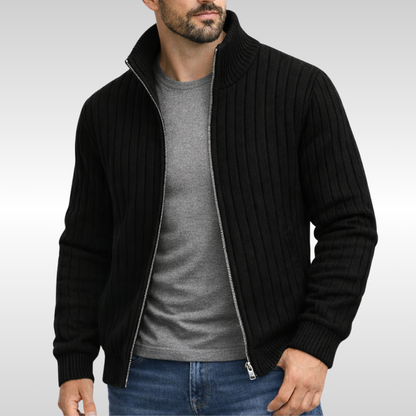 Casual yet elegant men's zip-up vest, a comfortable sleeveless cardigan for everyday wear.
