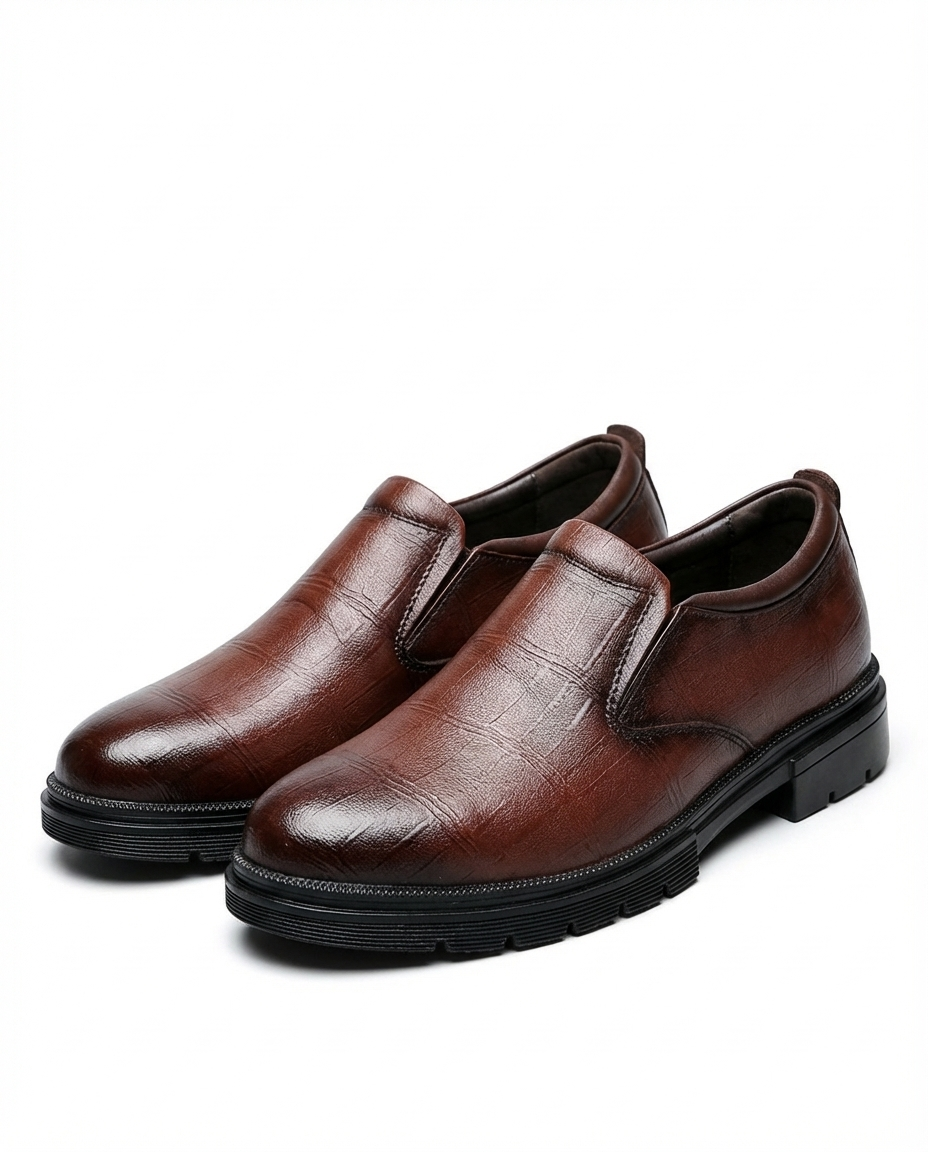 Men's classic leather loafers. All-day comfort & enduring style. Versatile for formal or casual outfits. Durable slip-on design.