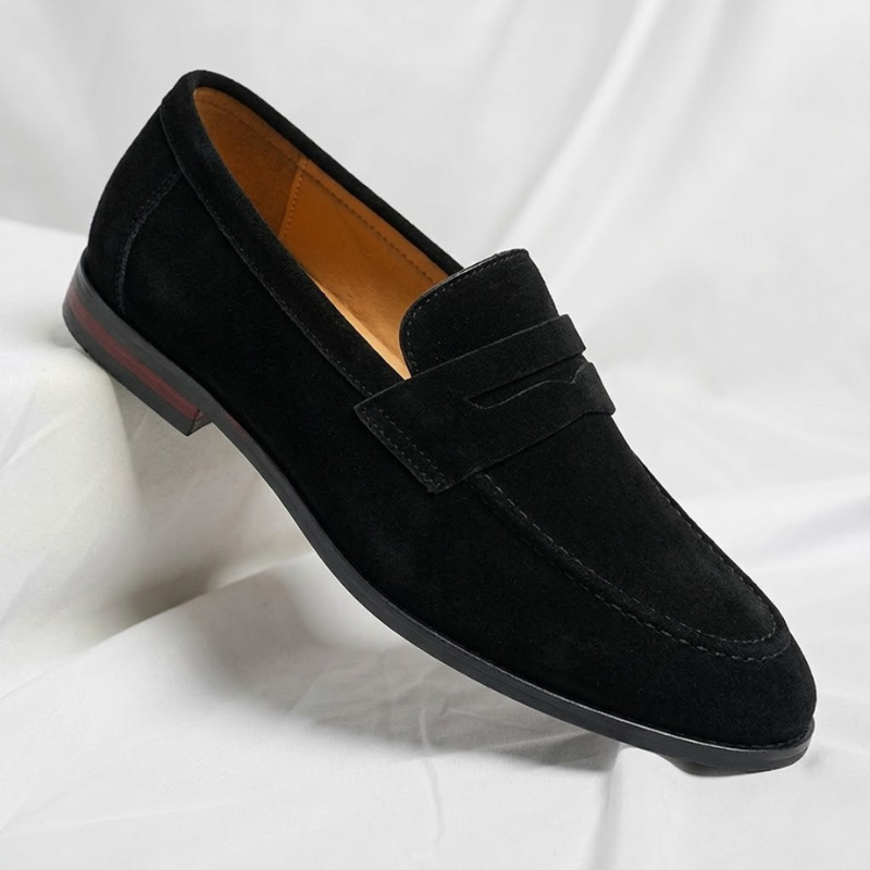 Comfortable men's walking penny loafers, classic style for everyday wear or dress-up. Easy slip-on design.