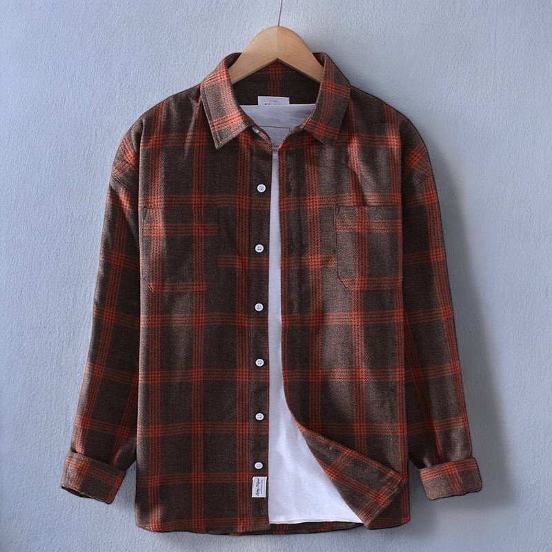 Stylish men's plaid button-up shirt, long-sleeve, perfect for versatile wear, from casual to smart casual outfits.