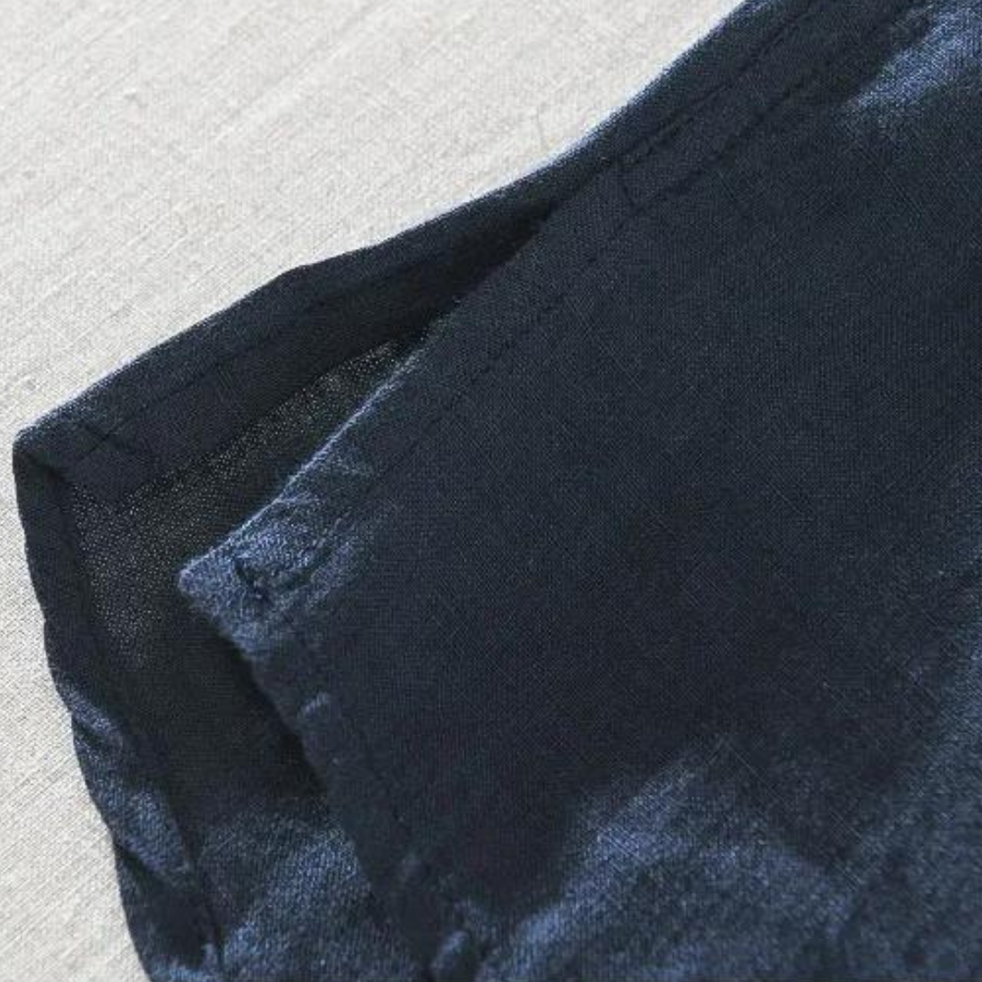 Spring/summer men's long-sleeve popover shirt, a classic button-down for casual, everyday, or smart casual outfits.