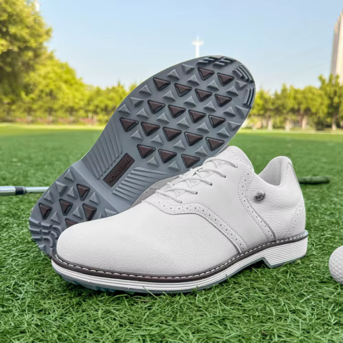 Men's classic golf shoes with all-weather spikes, waterproof for dry feet and ultimate grip.