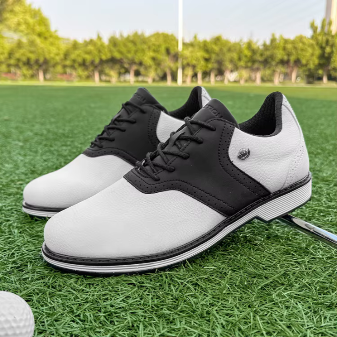 Premium men's Fairway Classic golf shoes, leather, spiked sole for unmatched grip & comfort.