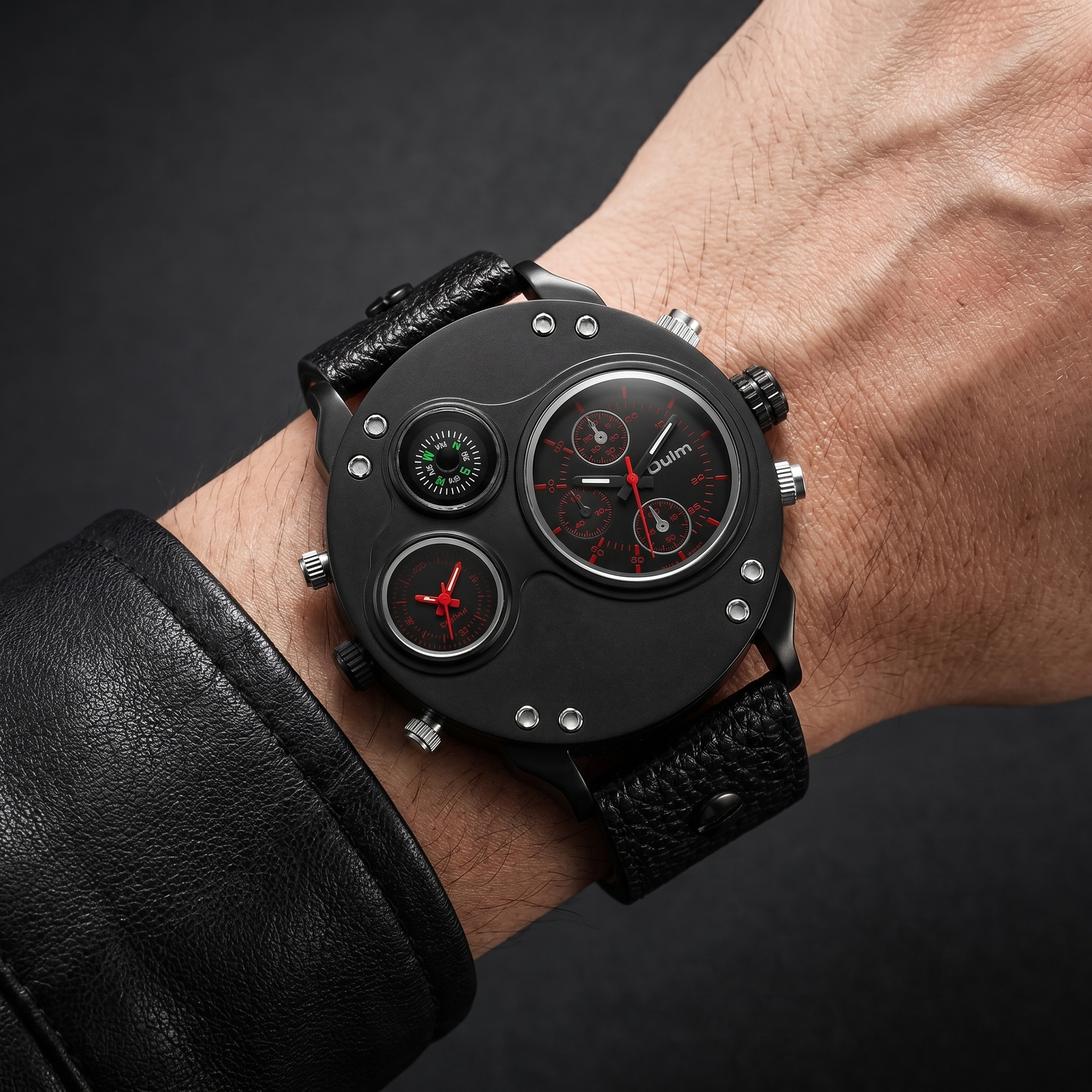 Vintage-inspired men's classic stainless steel quartz watch, a luxury timepiece for timeless elegance.