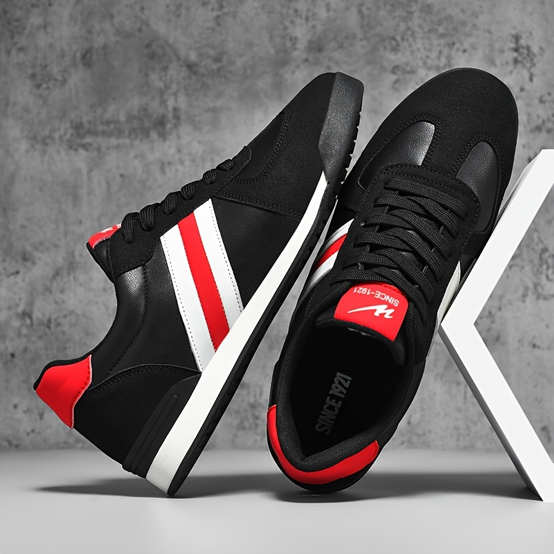 Men's classic striped comfort sneakers, ideal for walking, everyday, and streetwear.