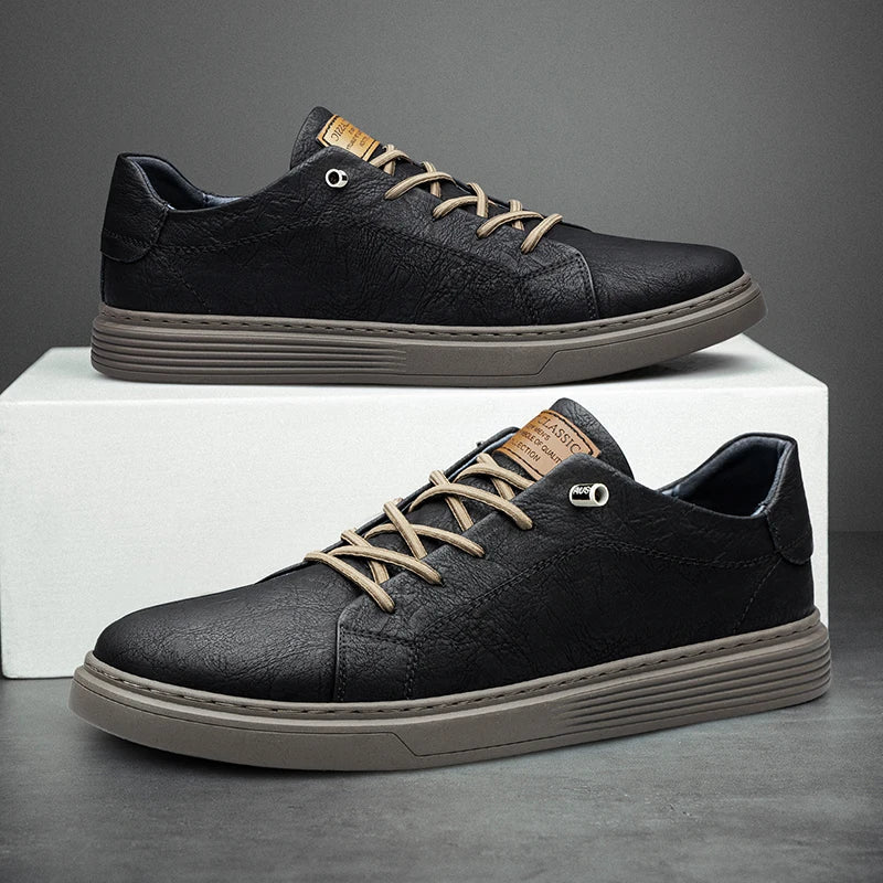 Stylish men's casual lace-up sneakers, perfect for everyday fashion and comfortable walking footwear. Classic design.