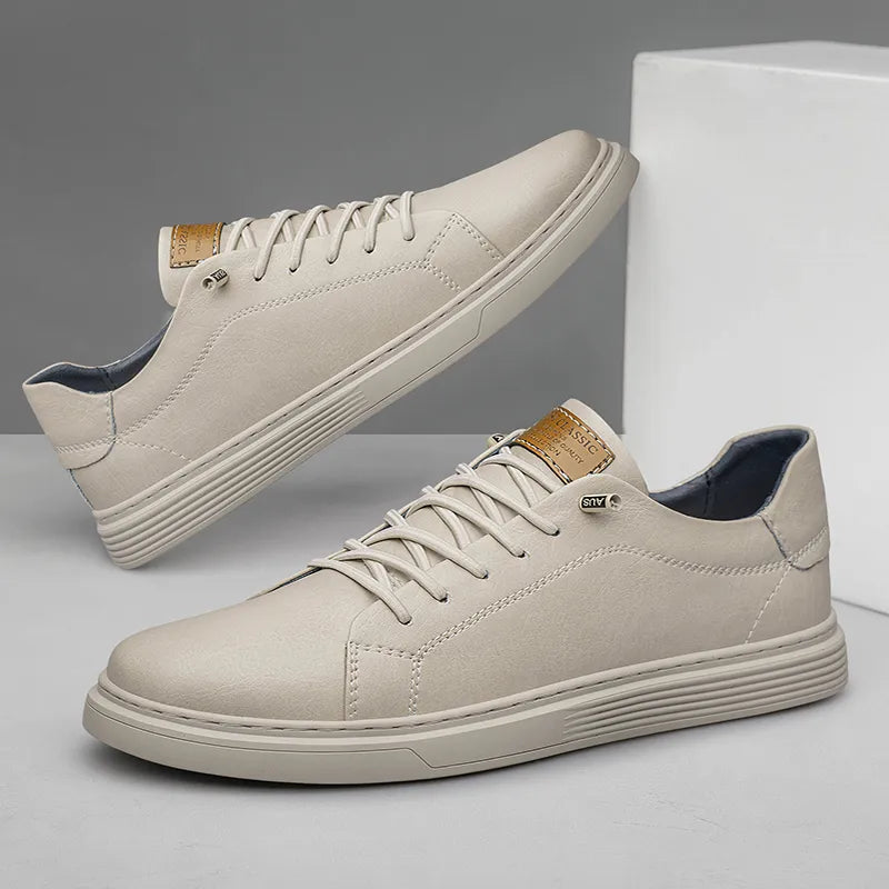 Classic men's everyday sneakers, comfortable lace-up design for daily wear. Durable casual walking shoes for men's fashion.