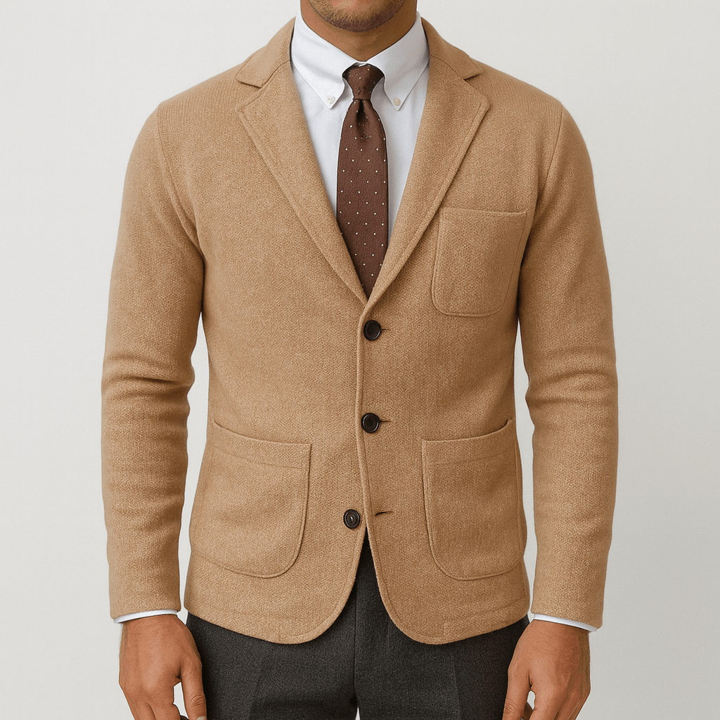 Men's classic tailored blazer, ideal for business or formal events. Stylish single-breasted outerwear.