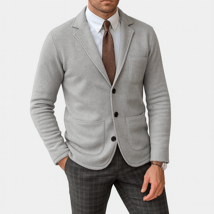 Tailored men's blazer in a classic fit, offering an elegant look for formal and casual occasions.
