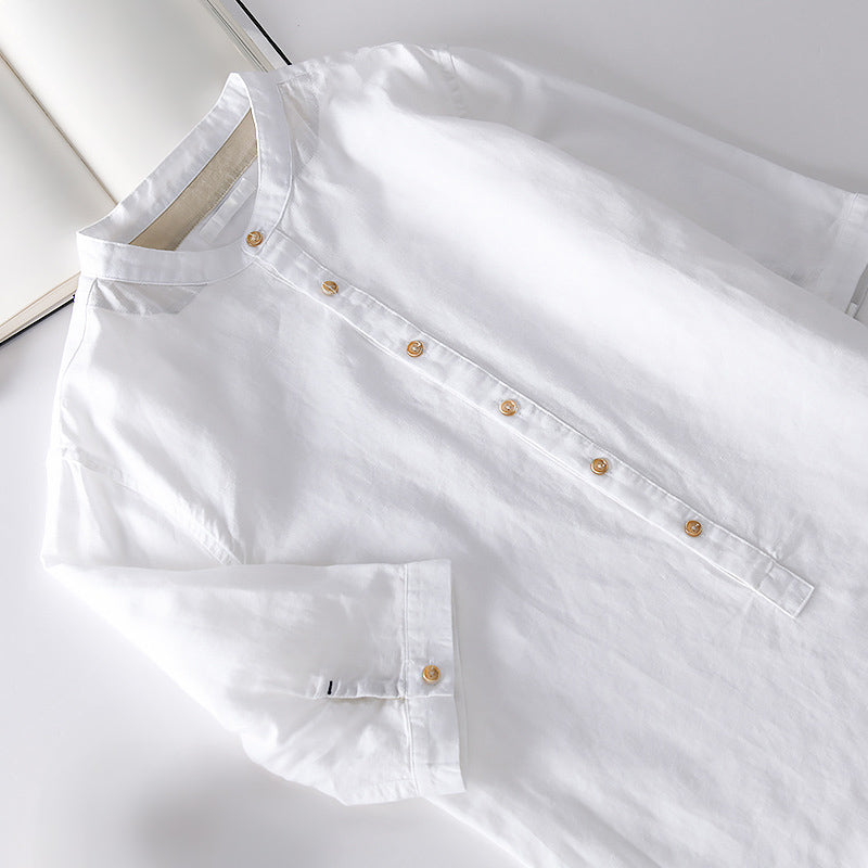 Stylish men's tailored button-down shirt, long sleeve, a versatile classic for modern men's fashion.