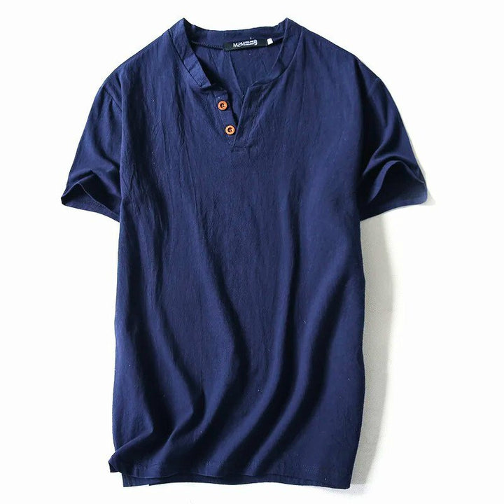 Versatile men's V-neck t-shirt for casual wear. Comfortable short sleeve top, ideal for summer outfits.