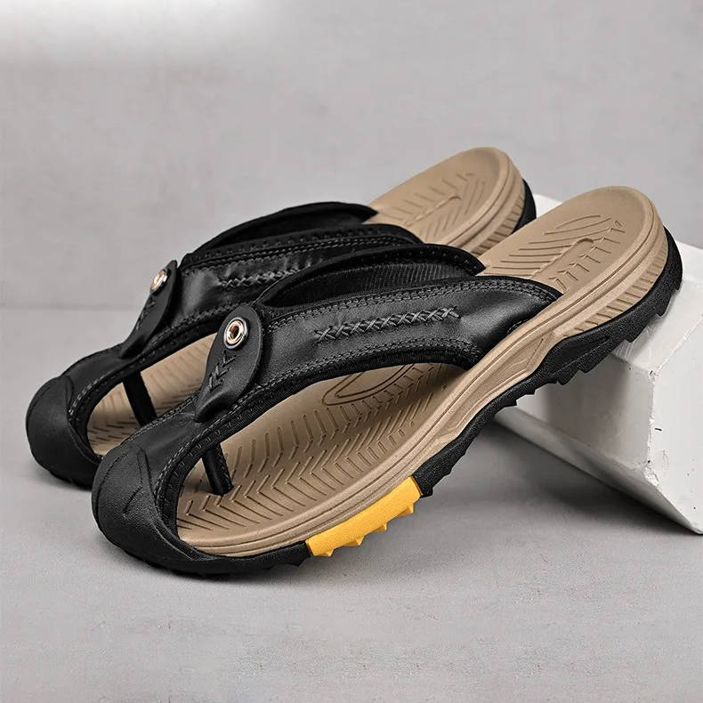 Protective men's closed toe outdoor sandals, non-slip, water resistant, great for sport & trails.