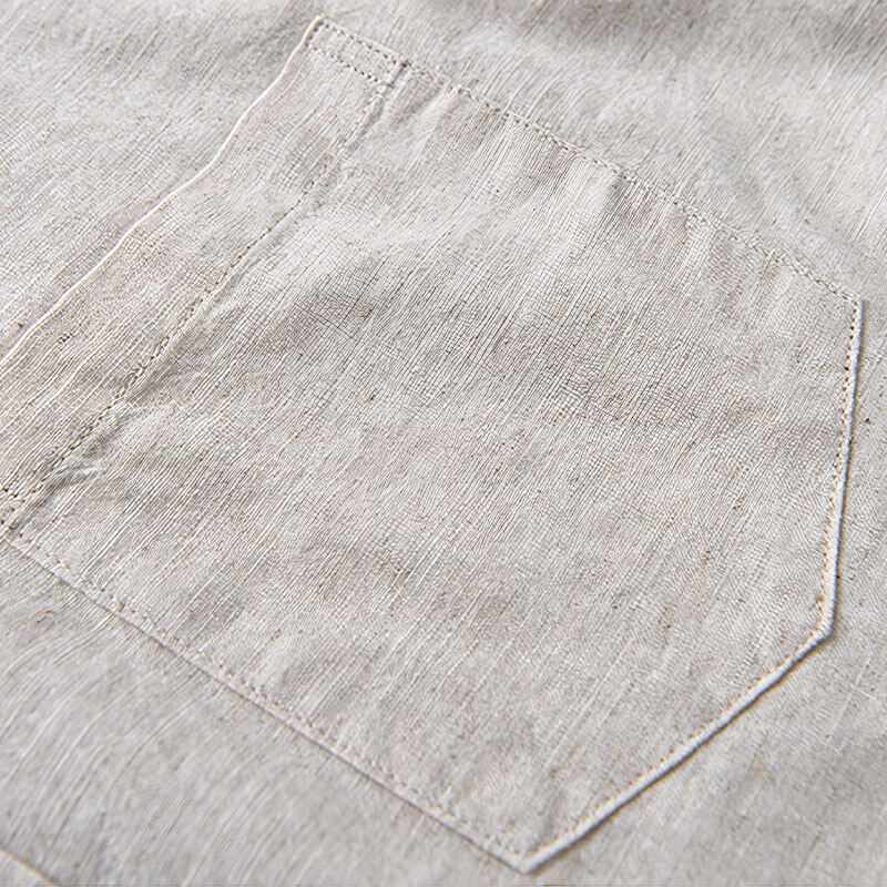 Fashionable men's coastal button-up shirt for summer. Relaxed style, beach-ready, versatile.