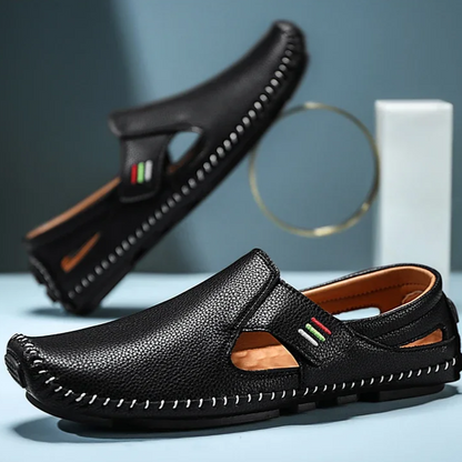 Men's daily comfort sandals with adjustable strap, offering reliable support for all activities.