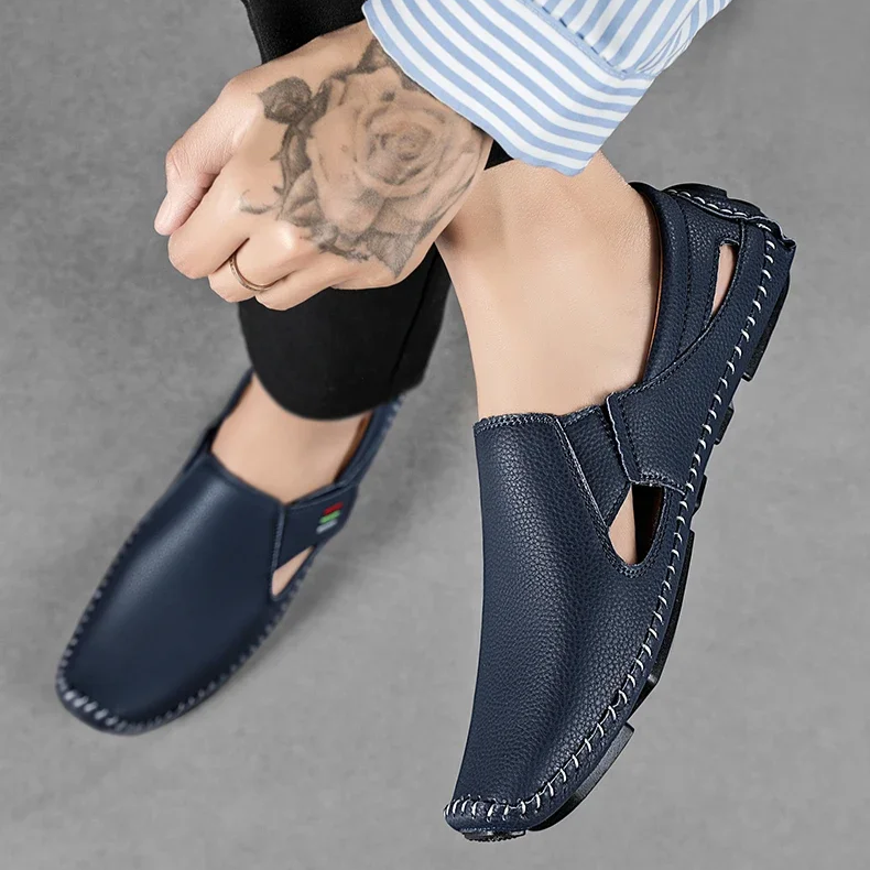 Adjustable strap men's sandals, offering orthopedic support and comfort for daily summer wear.