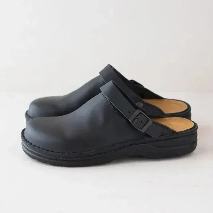 Lightweight men's mules, slip-on style with an ergonomic heel strap, perfect for all-day comfort.