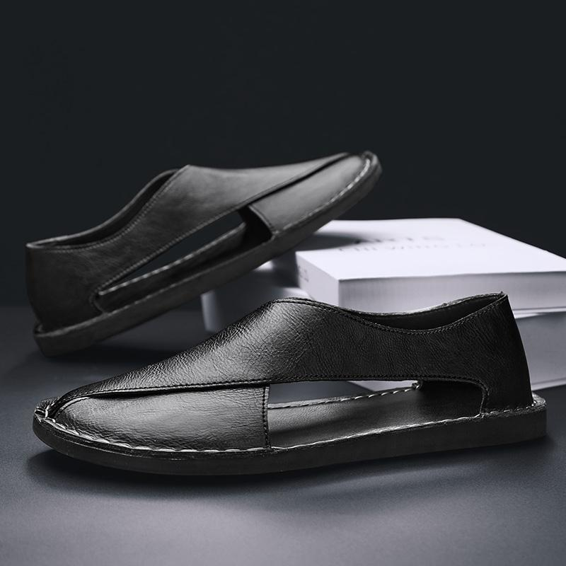 Dynamic shot of men's walking sandals, emphasizing flexibility & crossover design.