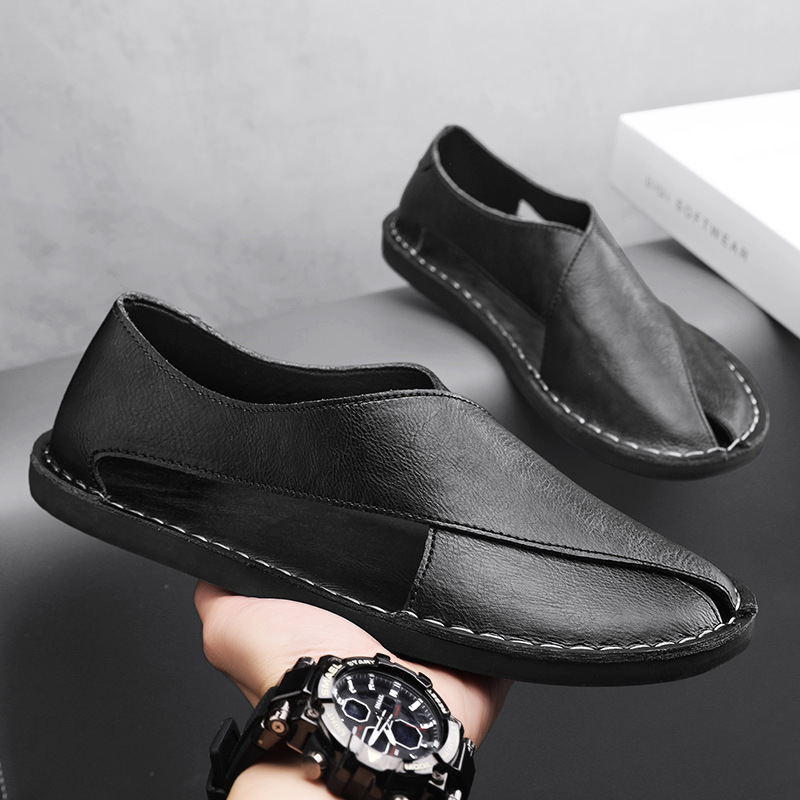 Men's stylish cross-strap walking sandals, perfect casual footwear for any occasion.