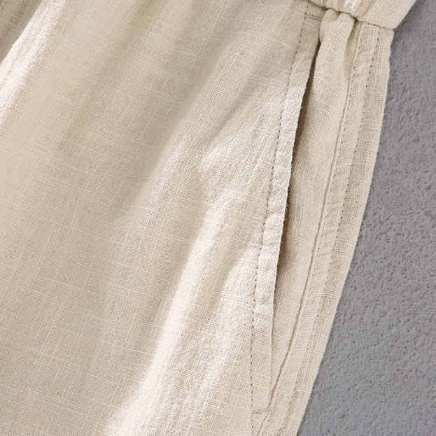 Versatile men's beach shorts with drawstring, comfortable and relaxed fit for summer vacation.
