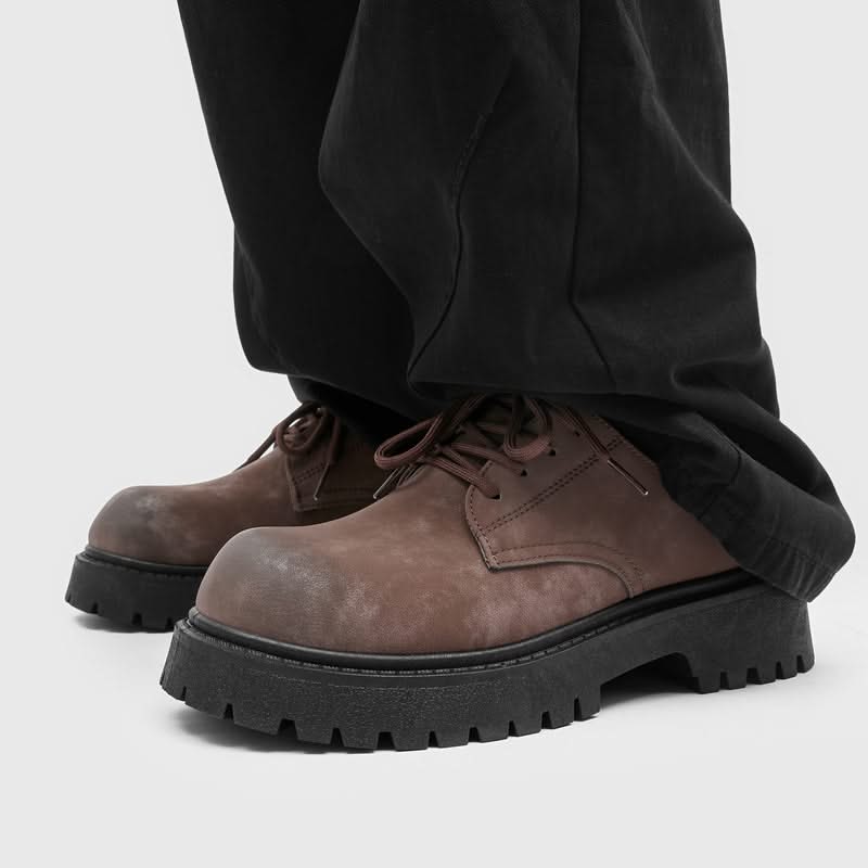 Stylish black thick-sole men's derby shoes for modern streetwear fashion & everyday comfort.