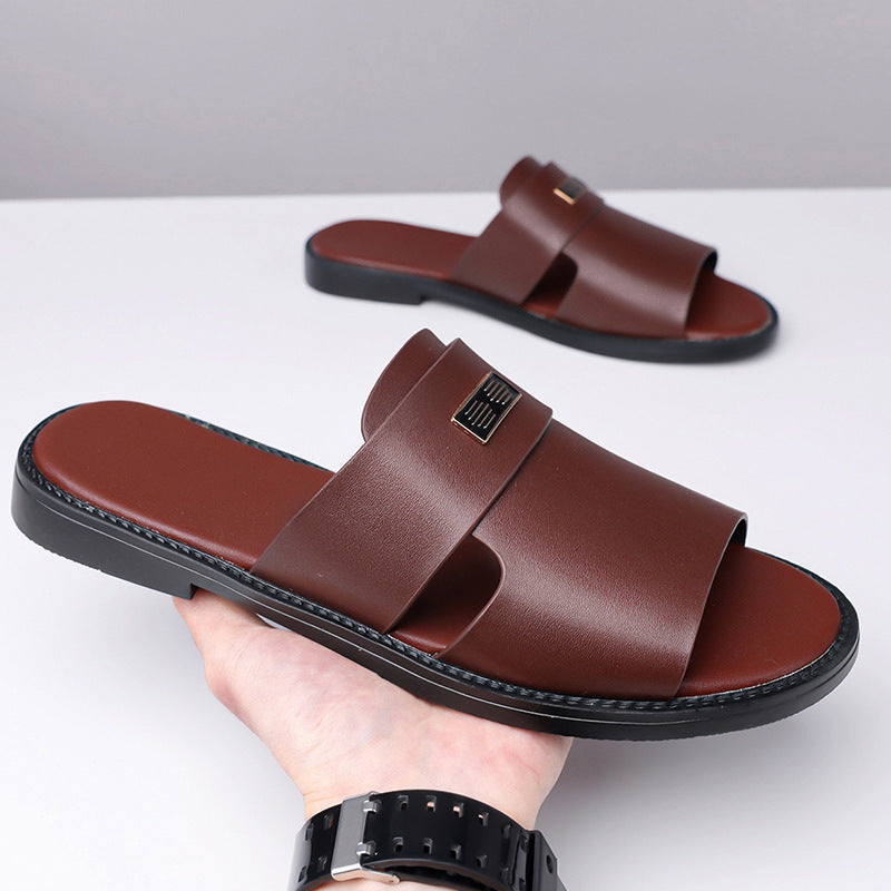 Cushioned walking sandals for men, ideal for beach trips and comfortable everyday wear.