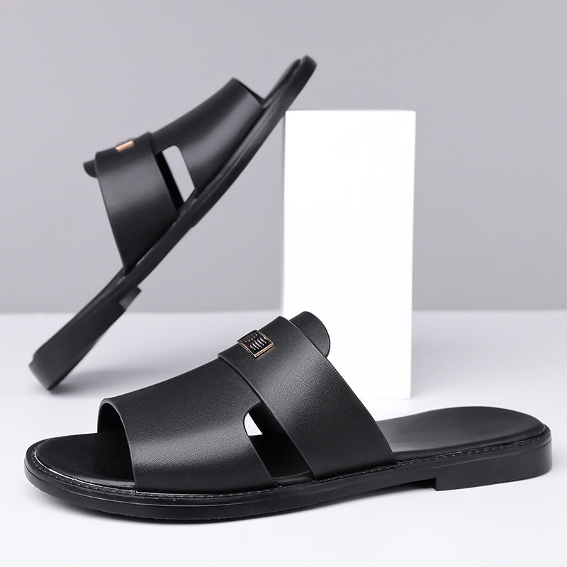 Relaxed men's open-toe sandals offering cushioned comfort and great for summer activities.