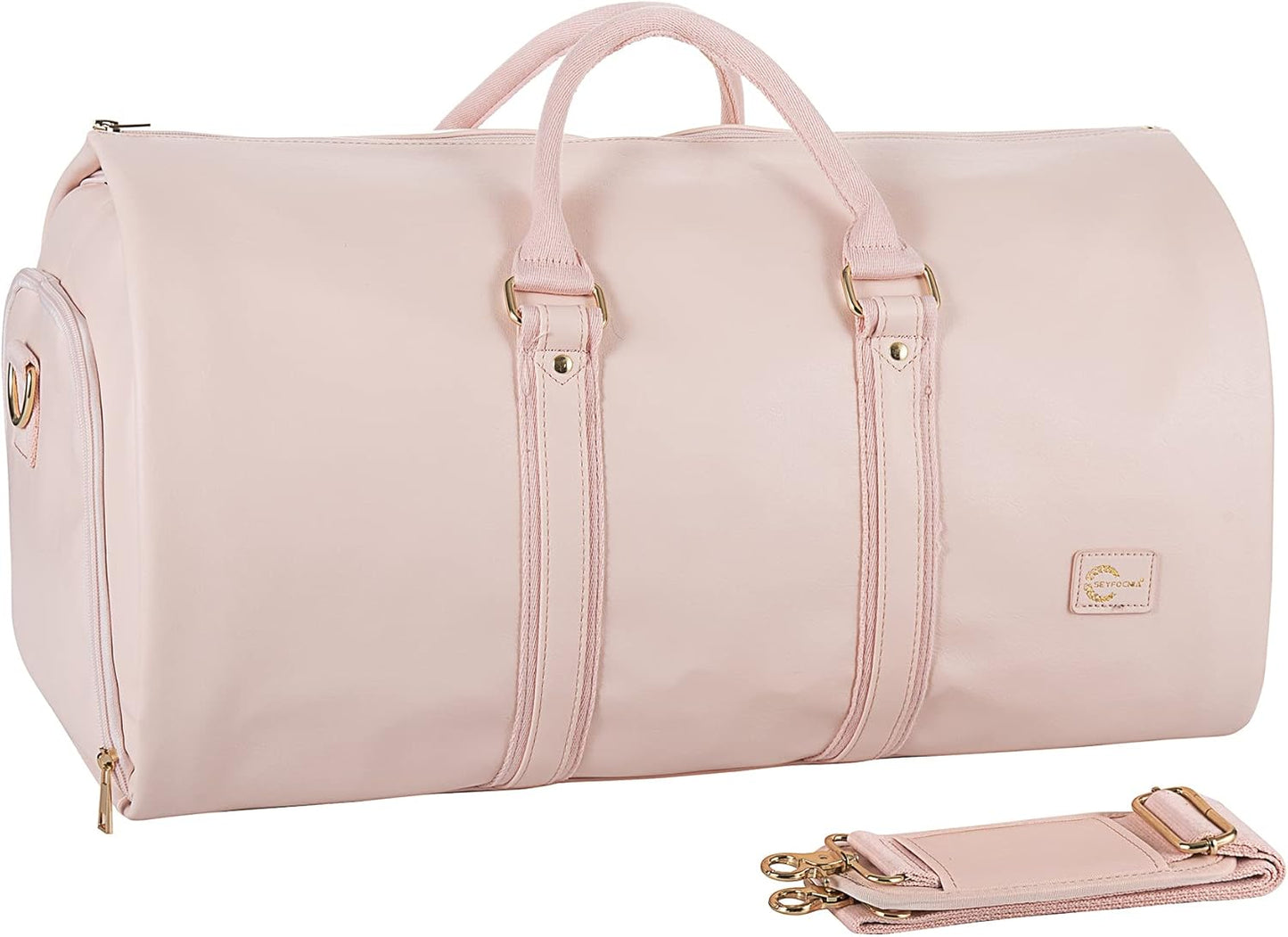 Detail of strong zipper on men's weekender duffel bag, ensuring secure travel & luggage organization.