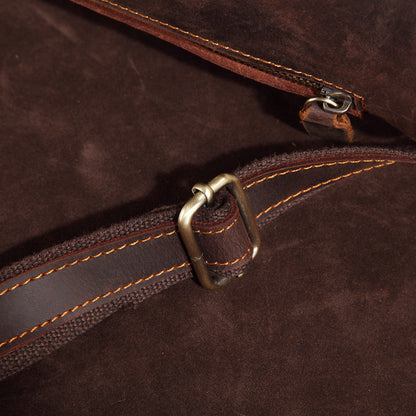 Adjustable shoulder strap of the Cooper men's genuine leather crossbody bag, built for comfort.