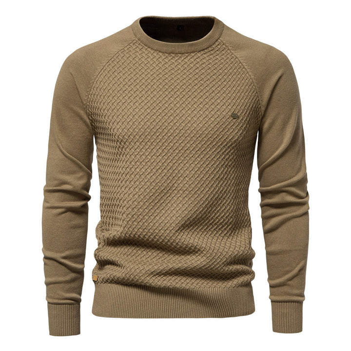 Men's comfortable waffle knit pullover, a go-to for daily fashion.